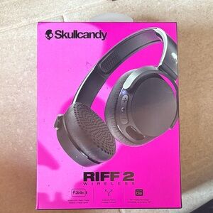 Skullcandy Riff 2 Wireless Headphones - Black and Pink